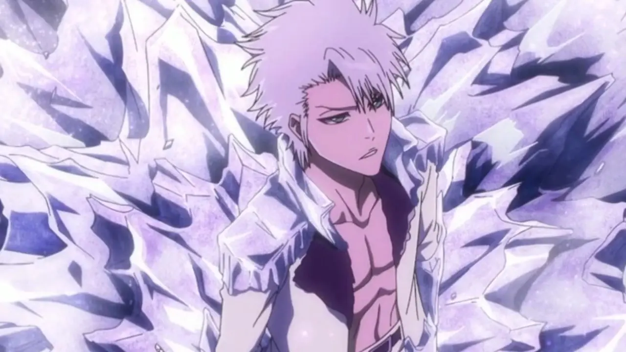 Kisuke Urahara sonríe mientras su Bankai reconstruye sus ojos contra Askin en Bleach: TYBW.