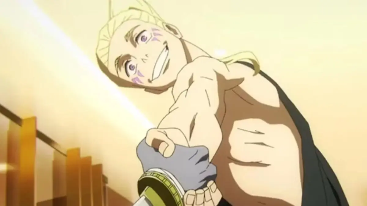 Haruta Shigemo di Jujutsu Kaisen sorride mentre pugnala qualcuno con la sua arma maledetta.