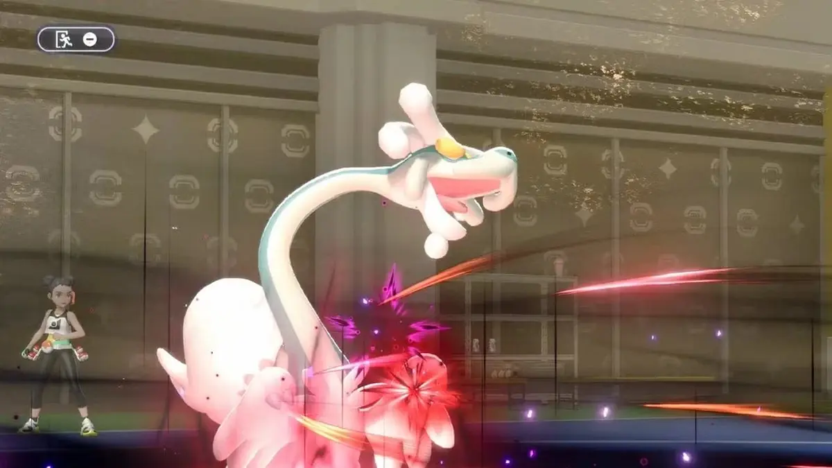 Il Professor Oak di Pokemon Rosso Fuoco e Verde Foglia sorride e saluta mentre tiene in mano una pila di libri, indossando il suo caratteristico camice da laboratorio bianco su uno sfondo sfocato rosso e verde