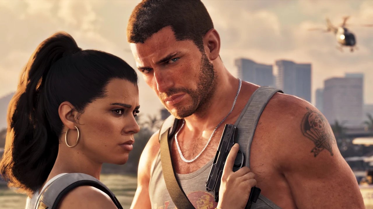 Jason cargando un cargador de pistola en Grand Theft Auto 6