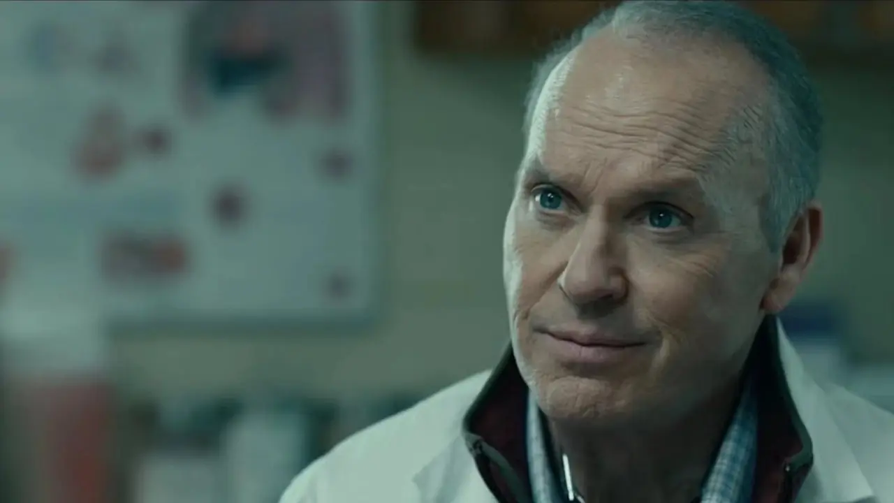 Fotograma del personaje de Michael Keaton en Dopesick Fotograma del personaje de Michael Keaton en Dopesick