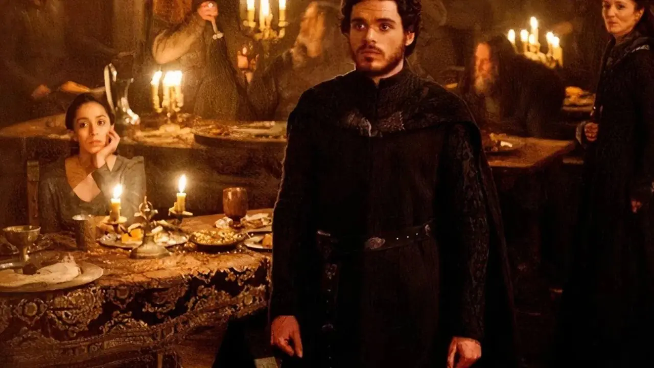 Un'immagine combinata di Robb e Catelyn Stark durante le Nozze Rosse in Il Trono di Spade