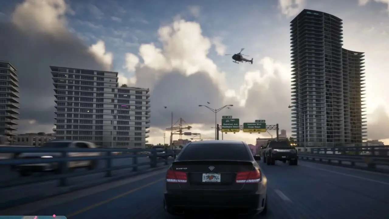 Jason ve Lucia, GTA 6'da bir mağazayı soyarlar.