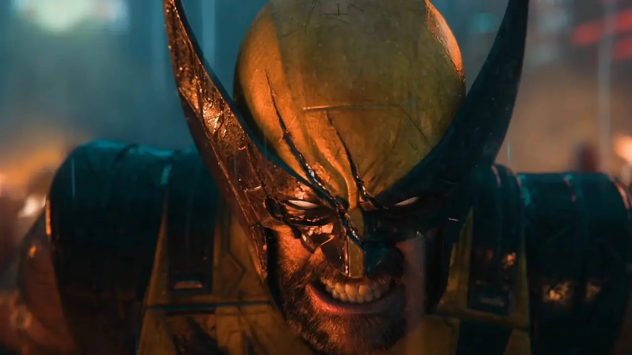 Lobezno de Marvel deslizándose por un tejado