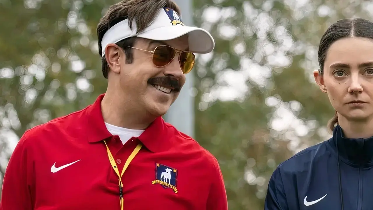 Ted Lasso Trener Beard i trener Chilton na boisku w sezonie 4