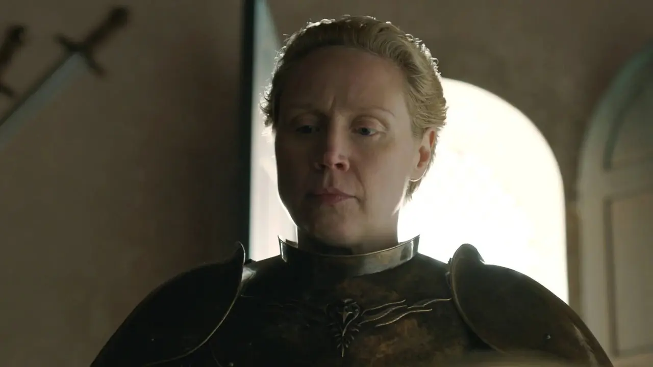 Tormund Giantsbane levanta una ceja y sonríe coquetamente a Brienne de Tarth en Castle Black.